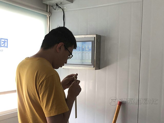 10個(gè)粉料倉(cāng)的攪拌站用哪種料位計(jì)測(cè)量系統(tǒng)？
